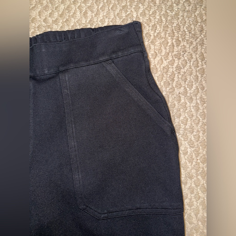 SPANX Women's The Perfect Pant
Jogger SIZE: Medium - Picture 7 of 13
